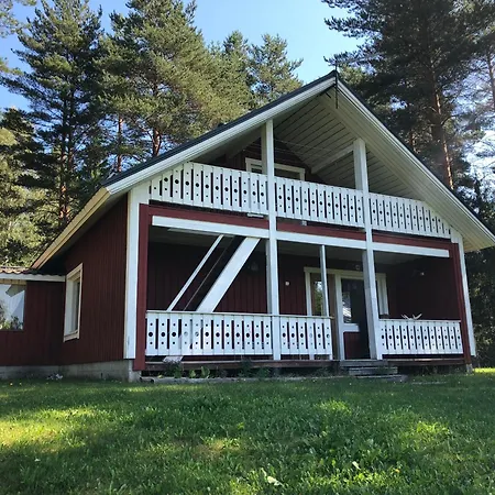 Lomatalo Aurinkorinne Punkaharjulla Ferienhaus *